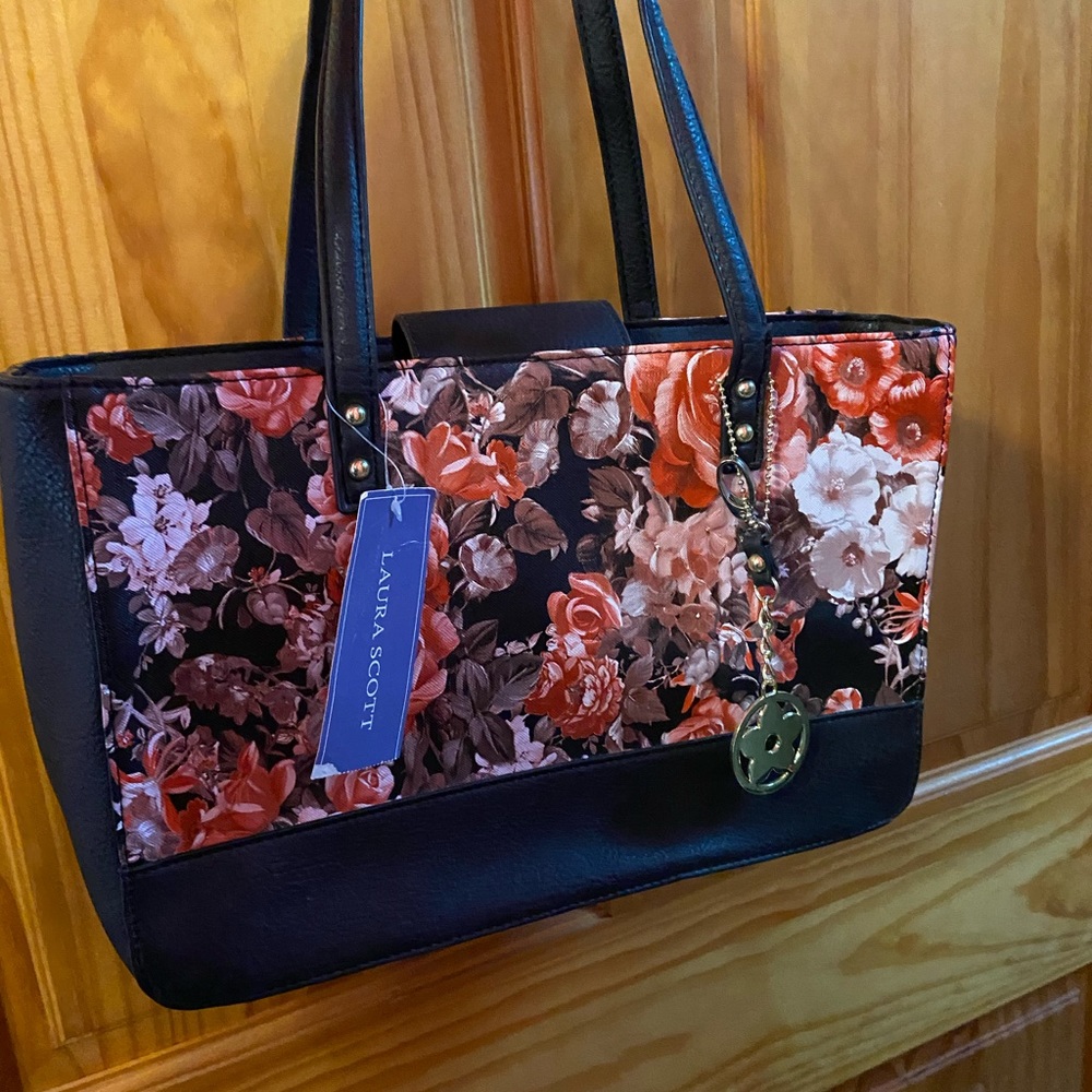 Laura Scott purse